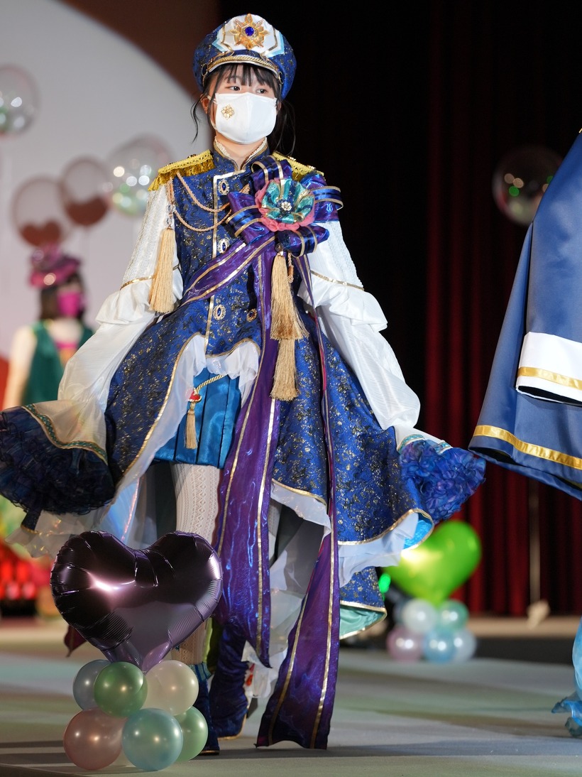 モデル ３年　白栁　芽さん（刈谷市立朝日中学校出身）